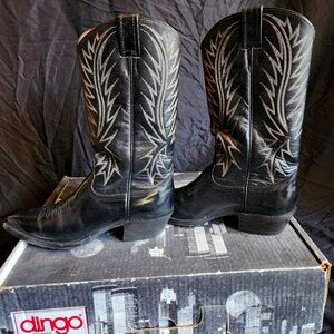 Size 8 13" Black Western Boots
